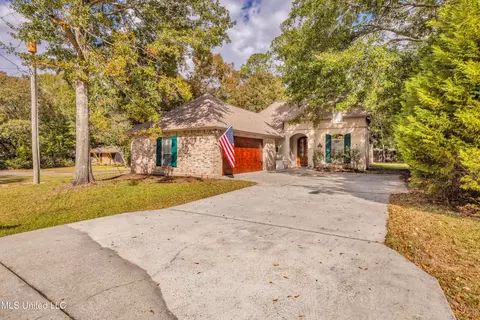 Exterior - 796 Hapuna Pl, Diamondhead, MS 39525 photo 2 of 9