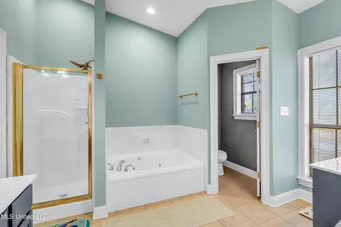 Bath - 796 Hapuna Pl, Diamondhead, MS 39525 photo 1 of 2