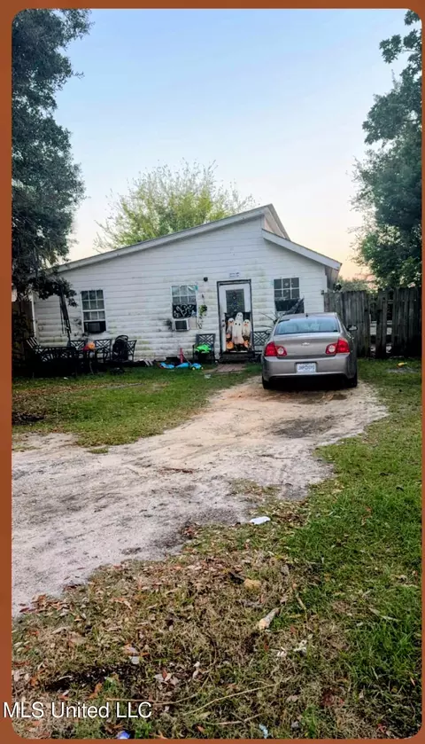 2019 Southern Ave, Biloxi, MS 39531