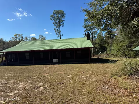 99 Marie Ln, Lucedale, MS 39452