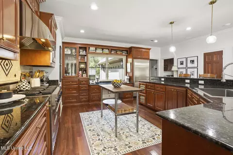 Kitchen - 282 Deer Haven Dr, Madison, MS 39110 photo 7 of 8