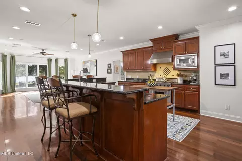 Kitchen - 282 Deer Haven Dr, Madison, MS 39110 photo 3 of 8