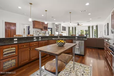 Kitchen - 282 Deer Haven Dr, Madison, MS 39110 photo 4 of 8