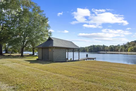 Exterior - 282 Deer Haven Dr, Madison, MS 39110 photo 3 of 11