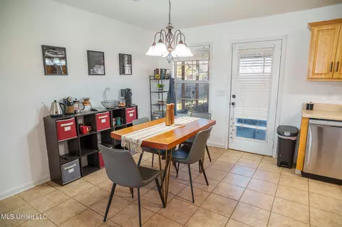 Dining - 424 Timber Ridge Way, Brandon, MS 39047 photo 1 of 1