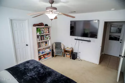 Bedroom - 424 Timber Ridge Way, Brandon, MS 39047 photo 2 of 3