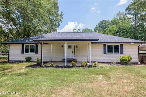 2215 Plum Point Rd, Pope, MS 38658