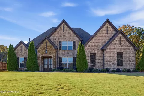 4487 Diamond Dr, Olive Branch, MS 38654