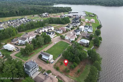 100 Diberville Ln, Madison, MS 39110