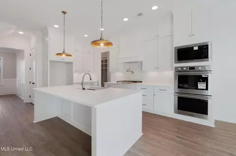 Kitchen - 2035 Livingston Way, Hernando, MS 38632 photo 4 of 6