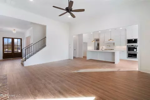 Living - 2035 Livingston Way, Hernando, MS 38632 photo 4 of 4