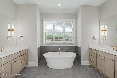 Bath - 2035 Livingston Way, Hernando, MS 38632 photo 1 of 5