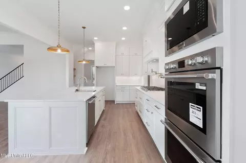 Kitchen - 2035 Livingston Way, Hernando, MS 38632 photo 5 of 6