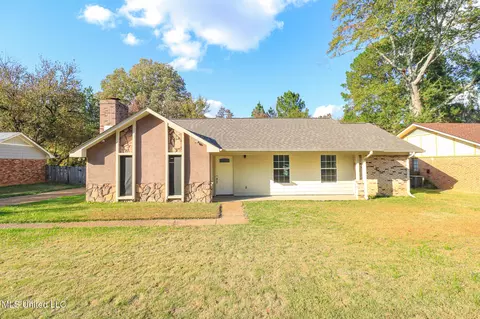 1609 Melrose Pl, Clinton, MS 39056