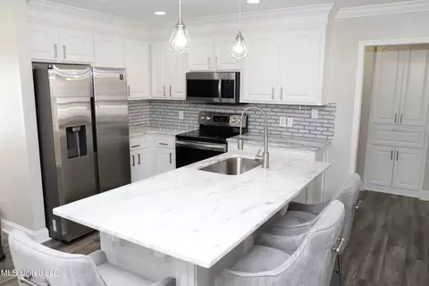 Kitchen - 5013 Womack Dr, Byram, MS 39272 photo 1 of 4