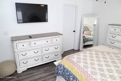 Bedroom - 5013 Womack Dr, Byram, MS 39272 photo 4 of 6