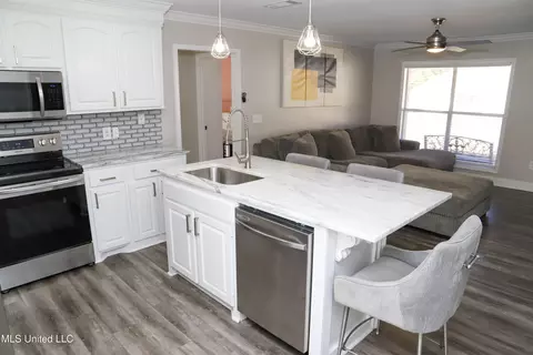 Kitchen - 5013 Womack Dr, Byram, MS 39272 photo 4 of 4