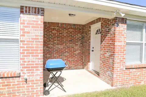 Exterior - 5013 Womack Dr, Byram, MS 39272 photo 2 of 3