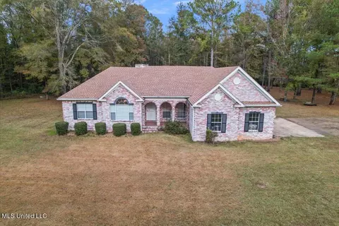 866 Old River Rd, Harrisville, MS 39082