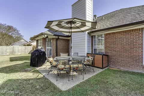 Exterior - 305 Hemlock Dr, Flowood, MS 39232 photo 4 of 12