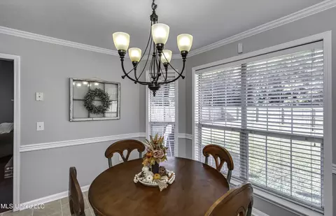 Dining - 305 Hemlock Dr, Flowood, MS 39232 photo 2 of 3