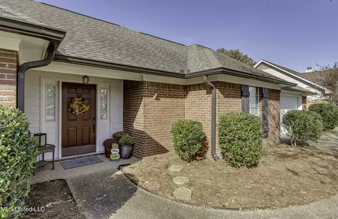 Exterior - 305 Hemlock Dr, Flowood, MS 39232 photo 2 of 12