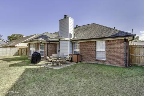Exterior - 305 Hemlock Dr, Flowood, MS 39232 photo 3 of 12