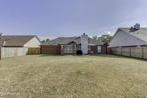Exterior - 305 Hemlock Dr, Flowood, MS 39232 photo 7 of 12