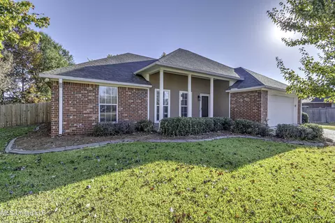 208 Woodgreen Cv, Flowood, MS 39232