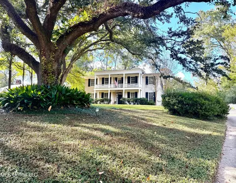 209 Glenwood Dr, Natchez, MS 39120