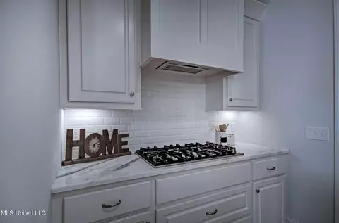 Kitchen - 120 Freedom Ring Dr, Brandon, MS 39047 photo 3 of 3