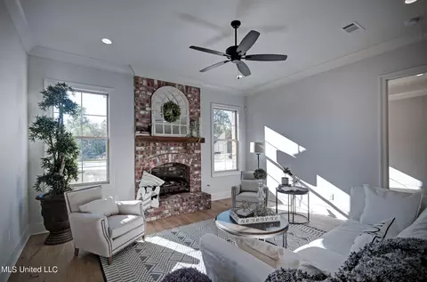 Living - 120 Freedom Ring Dr, Brandon, MS 39047 photo 1 of 3