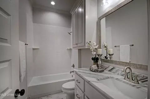 Bath - 120 Freedom Ring Dr, Brandon, MS 39047 photo 1 of 4
