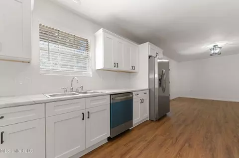 Kitchen - 95 Driftwood Dr, Lucedale, MS 39452 photo 2 of 2