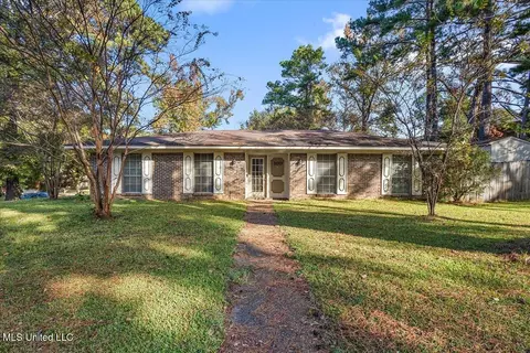 100 Abby Oak Dr, Clinton, MS 39056