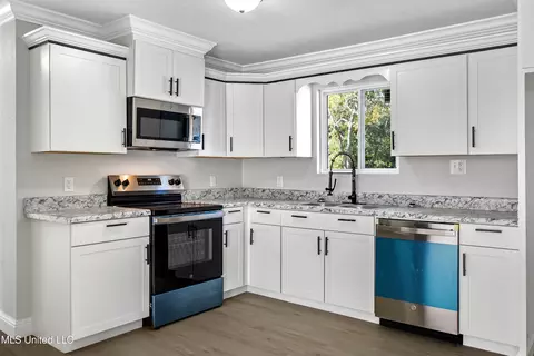 Kitchen - 5659 S Rose Dr, Moss Point, MS 39563 photo 1 of 1