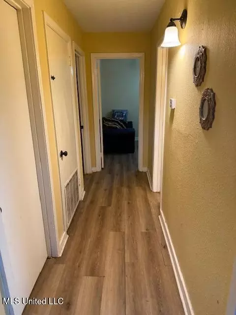 Entry Way - 610 Lawrence Rd, Jackson, MS 39206 photo 1 of 1