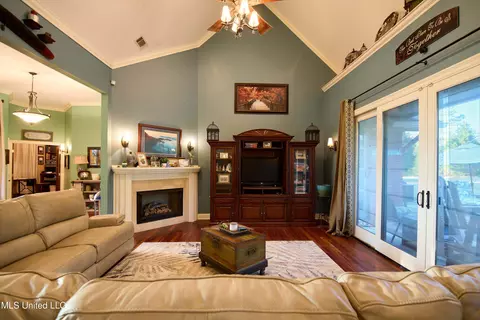 Living - 114 Sky Meadow Rd, Flora, MS 39071 photo 2 of 2