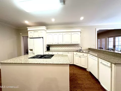 Kitchen - 306 Cherokee Dr, Mccomb, MS 39648 photo 3 of 7