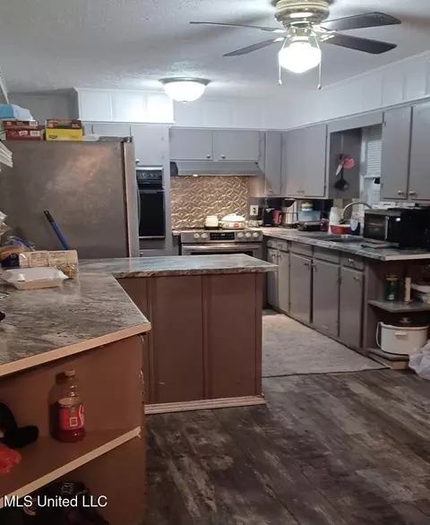 Kitchen - 72 T J Verdell St, Macon, MS 39341 photo 1 of 1