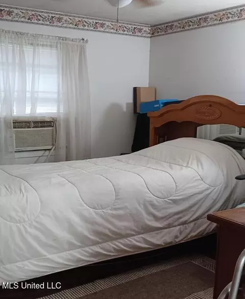 Bedroom - 72 T J Verdell St, Macon, MS 39341 photo 1 of 2
