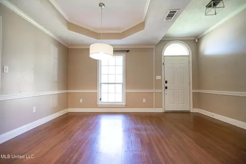 Living - 2012 Bayberry Dr, Flowood, MS 39232 photo 3 of 6