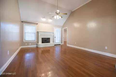 Living - 2012 Bayberry Dr, Flowood, MS 39232 photo 4 of 6