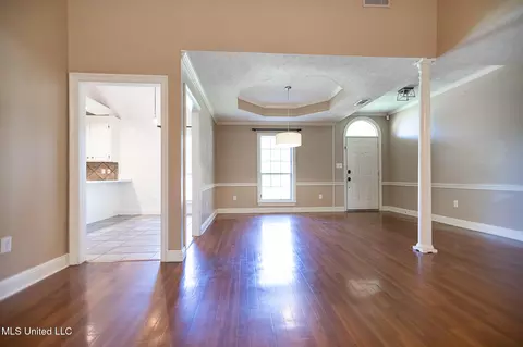 Living - 2012 Bayberry Dr, Flowood, MS 39232 photo 5 of 6