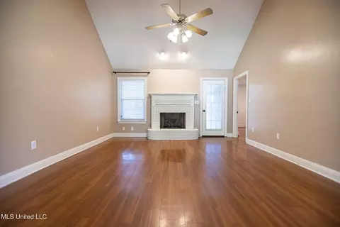 Living - 2012 Bayberry Dr, Flowood, MS 39232 photo 2 of 6