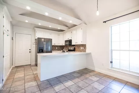 Kitchen - 2012 Bayberry Dr, Flowood, MS 39232 photo 1 of 3