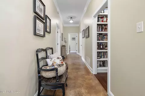 Entry Way - 2255 Appleton Dr, Southaven, MS 38672 photo 2 of 4
