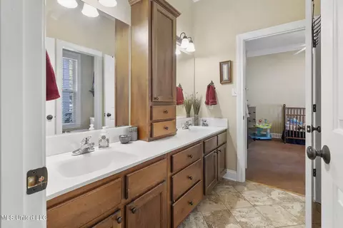 Bath - 2255 Appleton Dr, Southaven, MS 38672 photo 6 of 8