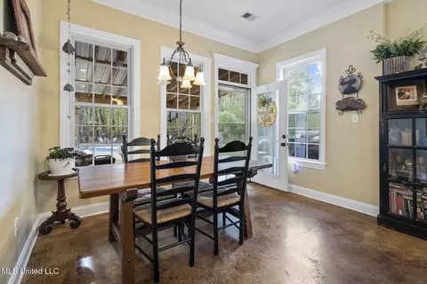 Dining - 2255 Appleton Dr, Southaven, MS 38672 photo 1 of 2