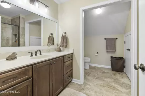 Bath - 2255 Appleton Dr, Southaven, MS 38672 photo 7 of 8